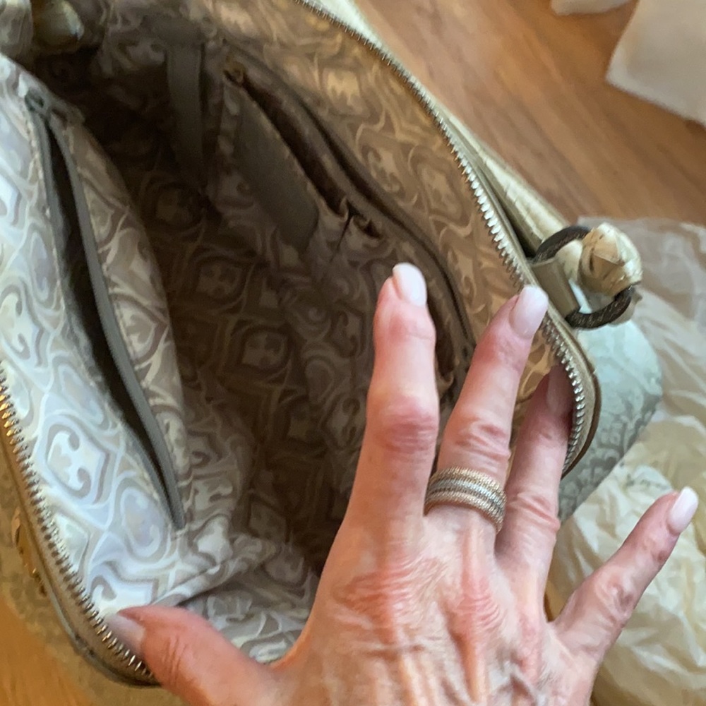 Handbag - Picture 4 of 4